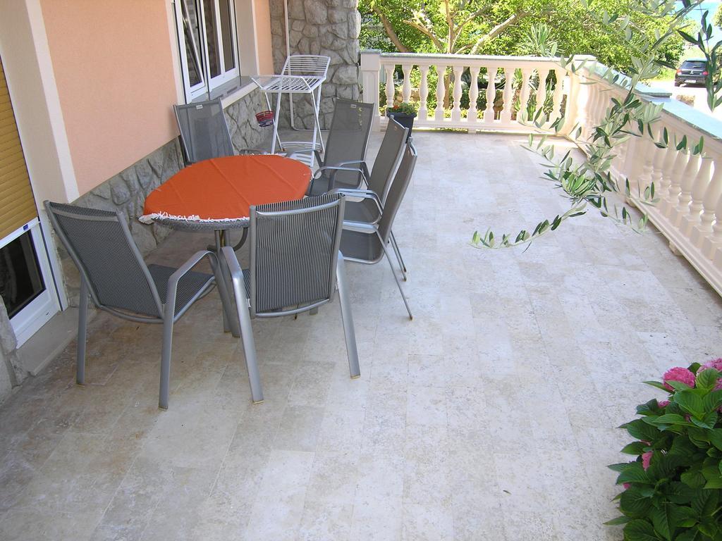 Apartment Julija Krk Town Εξωτερικό φωτογραφία