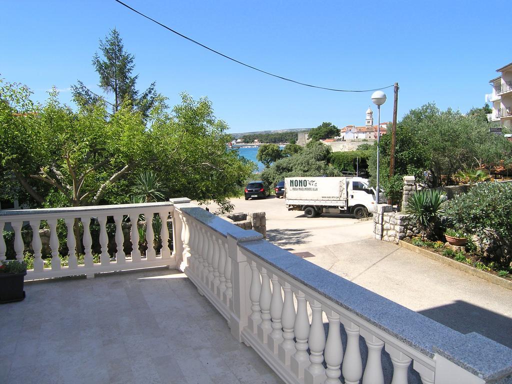 Apartment Julija Krk Town Εξωτερικό φωτογραφία